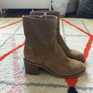 Aquatalia Boots size 8